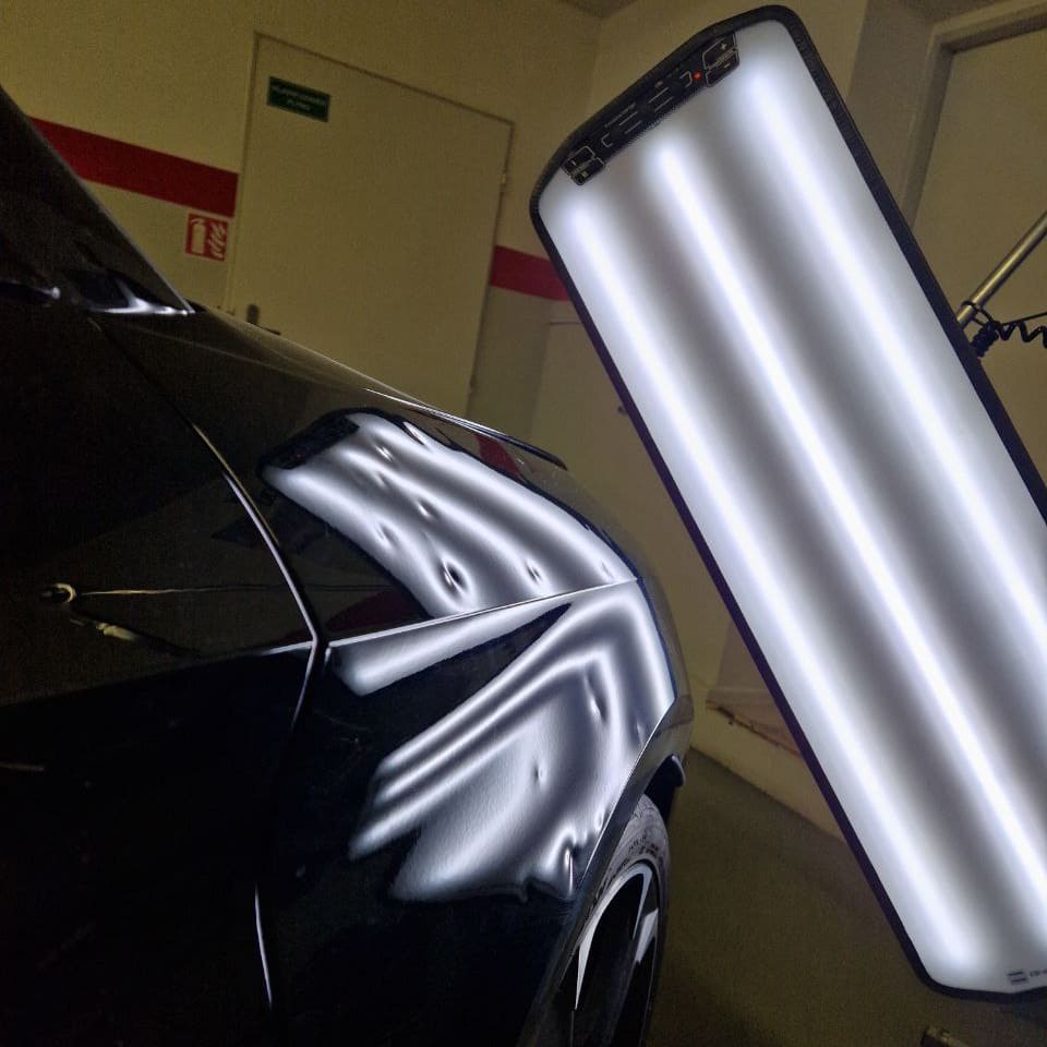 Jak připravit auto na krupobití: kompletní průvodce (2025)