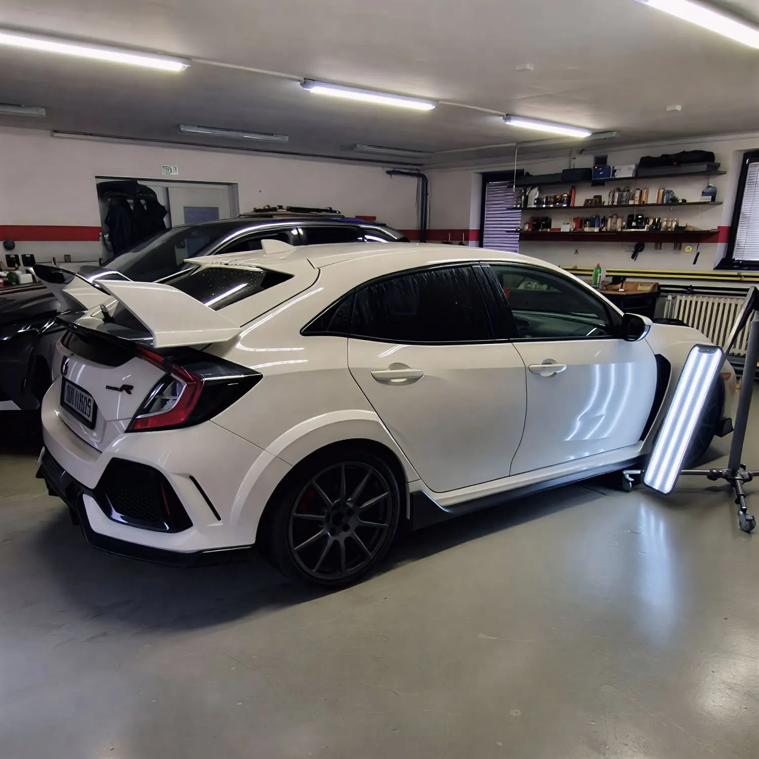 Porovnání zůstatkové hodnoty auta před a po PDR opravě v servisu ŽÁDNÉ DŮLKY